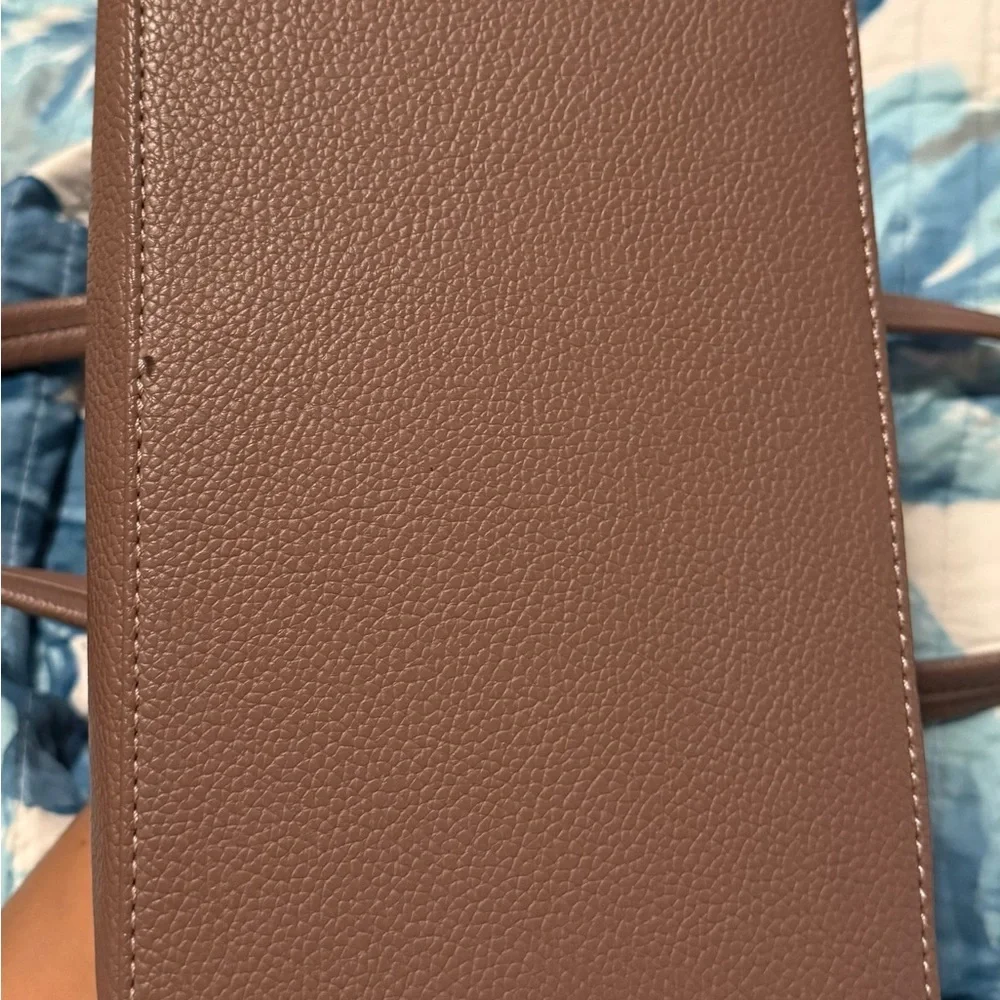Elegant Brown Leather Handbag